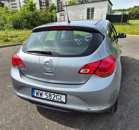 Opel Astra cena 29800 przebieg: 200000, rok produkcji 2014 z Warszawa małe 137